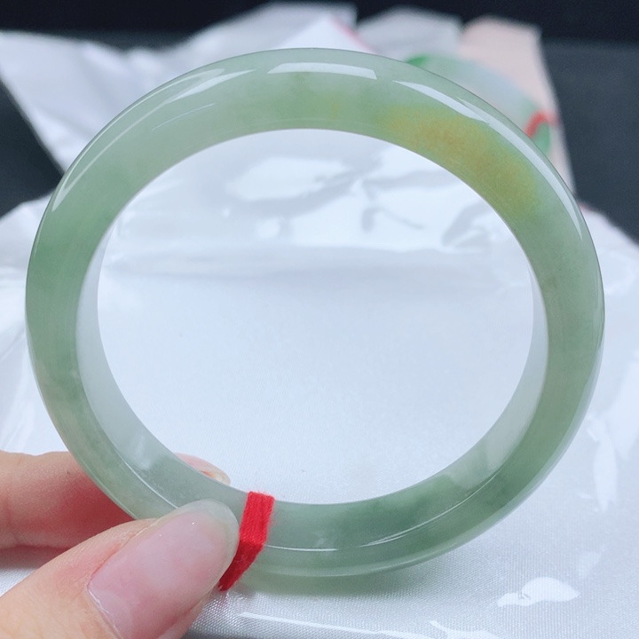 翡翠未镶嵌手镯缅甸55.0冰润绿飘黄翡窄版泥鳅背