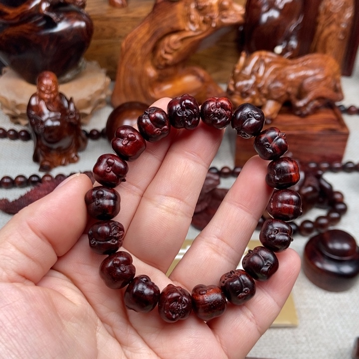 紫檀木类端景台缘弥勒珠