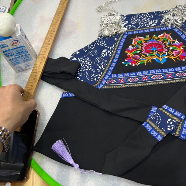 布依族壮族苗族少数民族服饰国风传统衣兜围腰