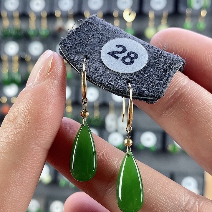 和田玉18K金镶嵌耳饰