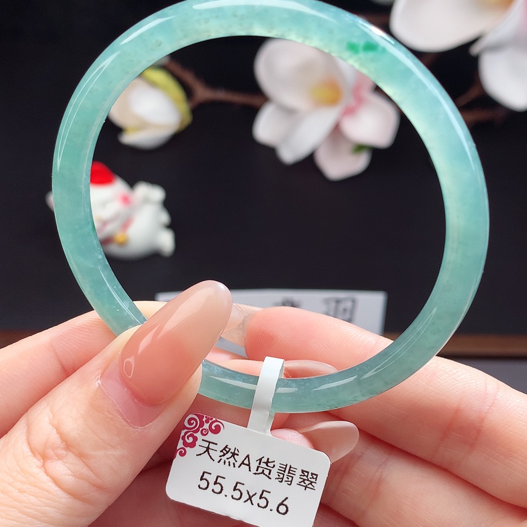 翡翠手镯（圆镯）未镶嵌