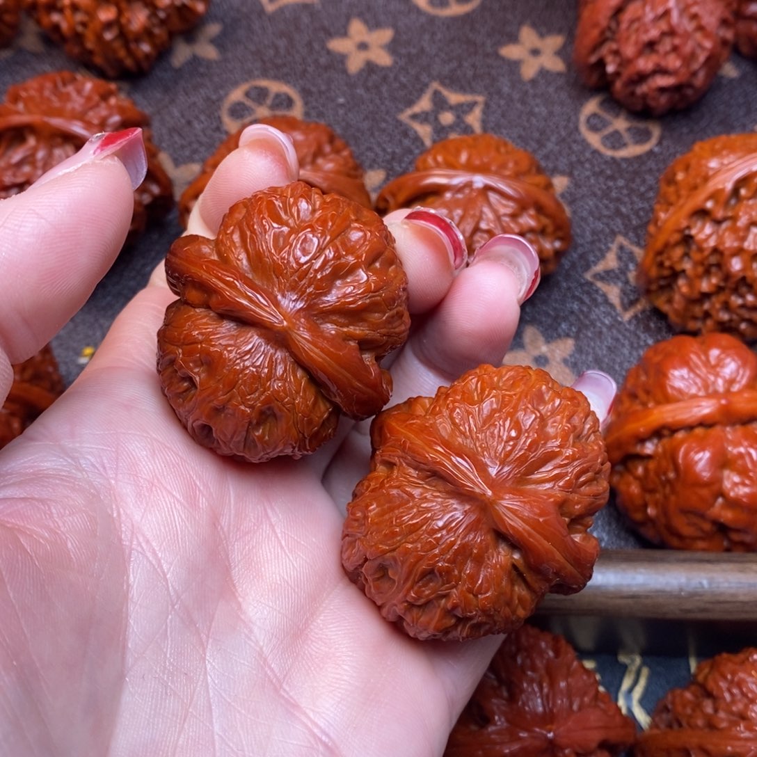 彬***哈吊坠文玩核桃元宝彬彬