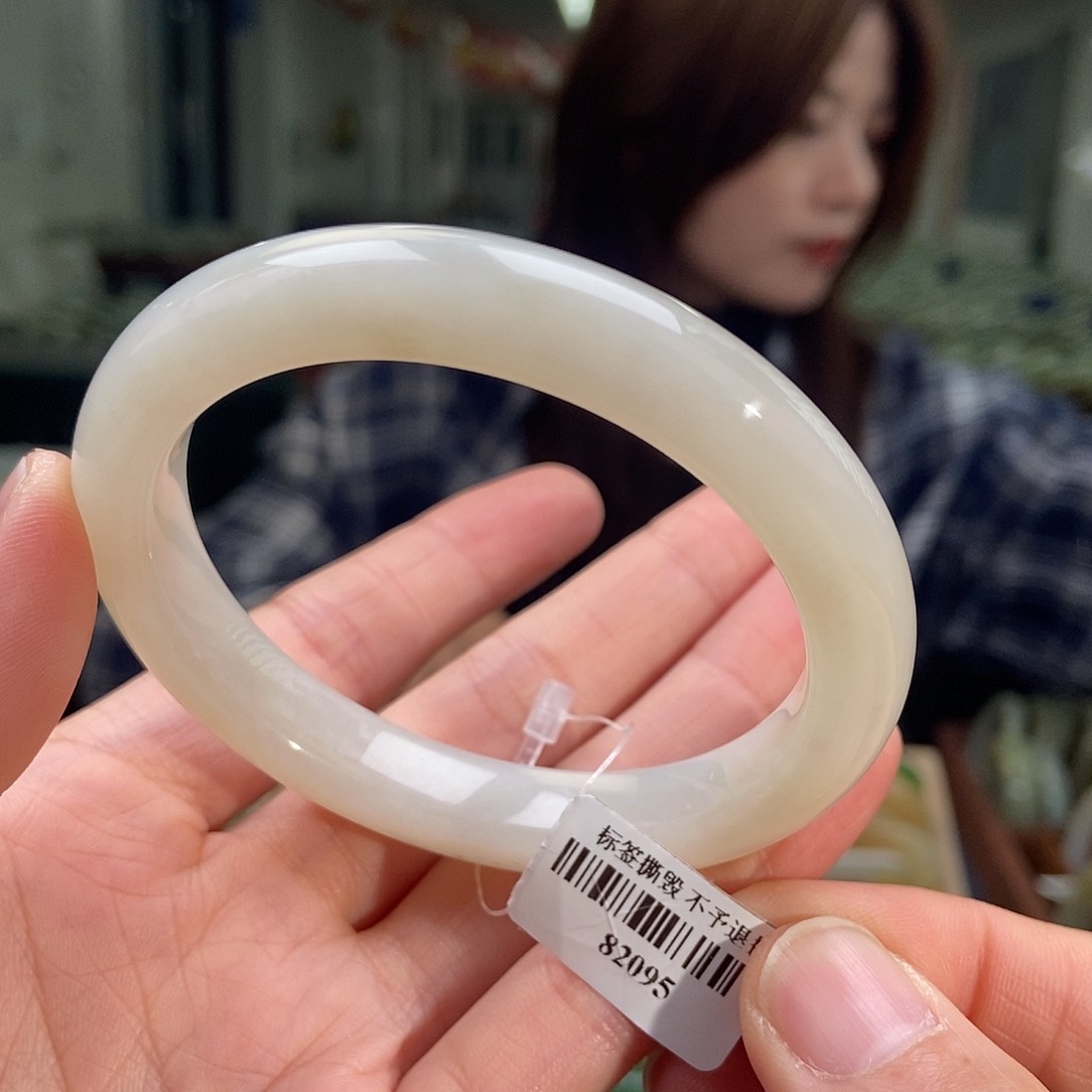 和田玉手镯未镶嵌57.8