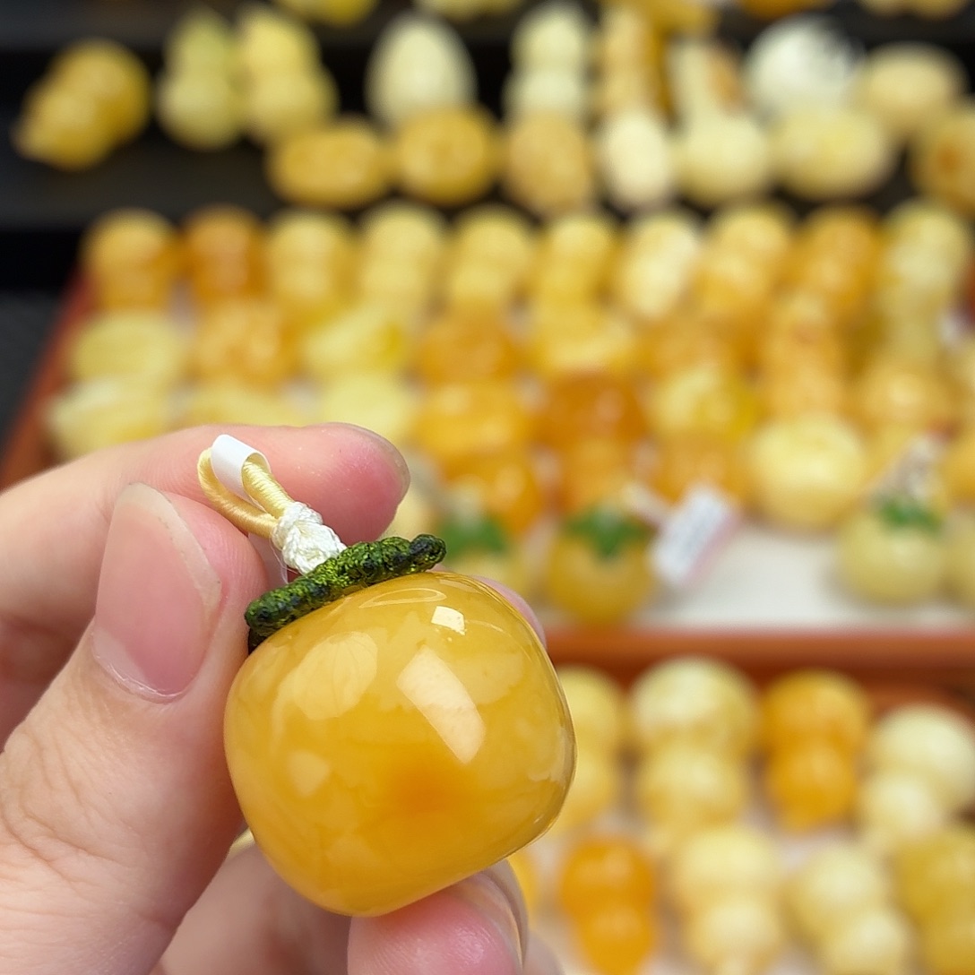 豆***豆蜜蜡未镶嵌裸石蜜蜡