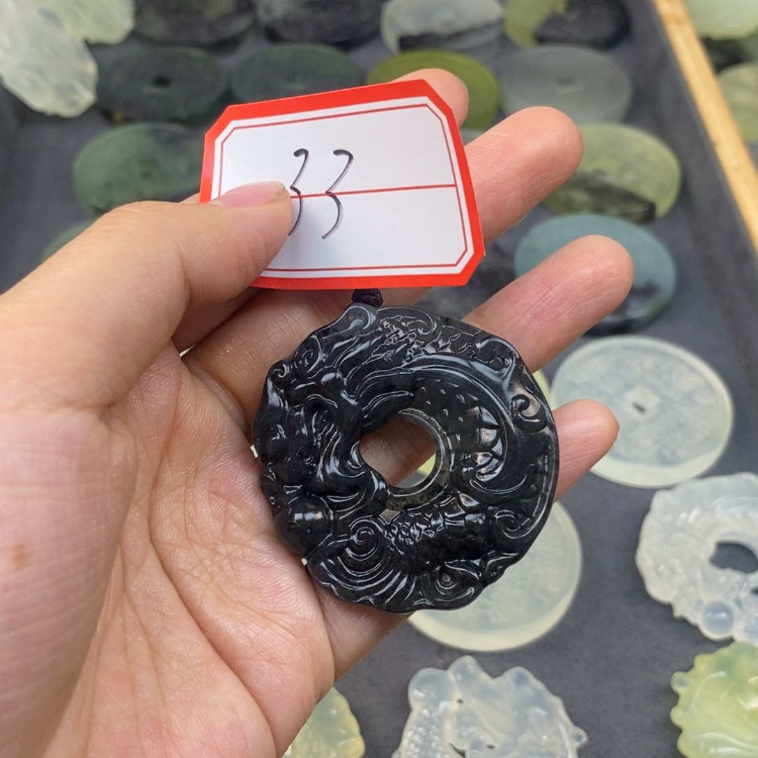 蛇纹石玉颈饰未镶嵌温***话33