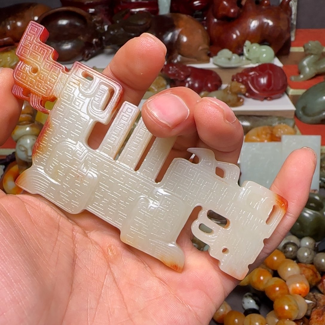 东***岳和田玉未镶嵌挂件