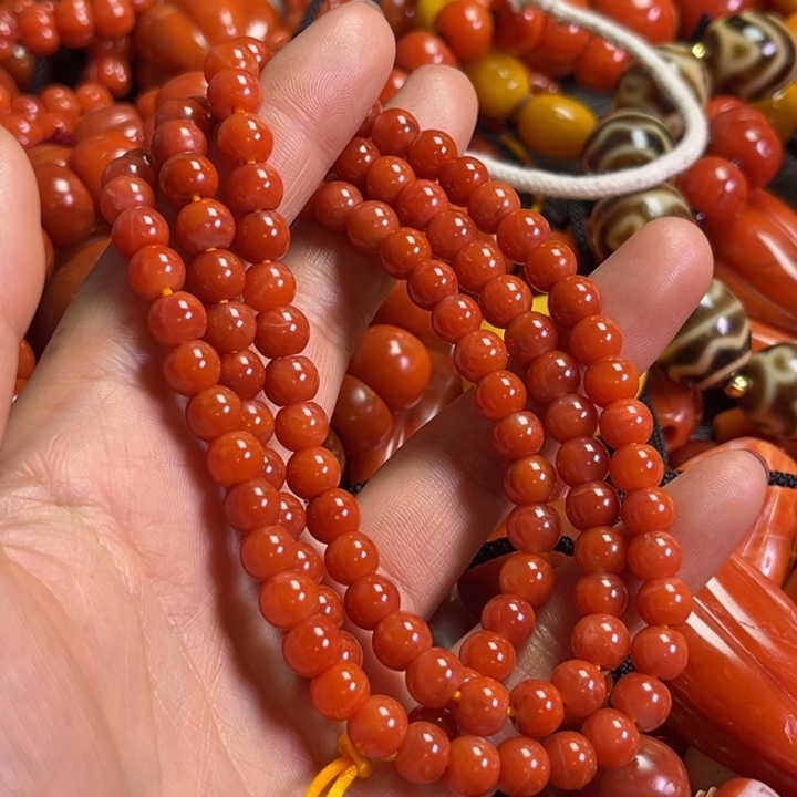 颈饰琉璃乌*花琉璃………..