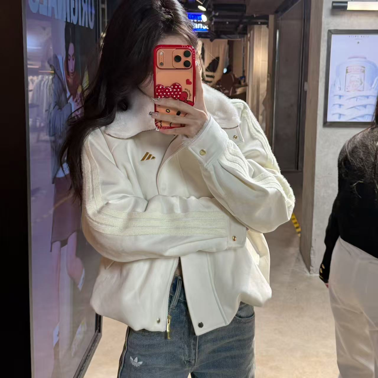 adidas阿迪达斯新年款优雅毛绒运动休闲夹克外套 KH2662