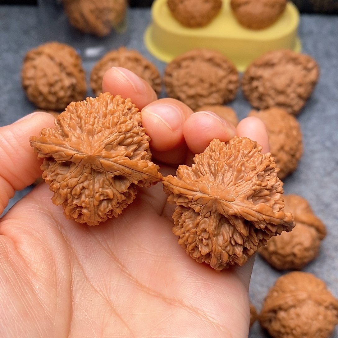 文玩核桃把件满天星38全品