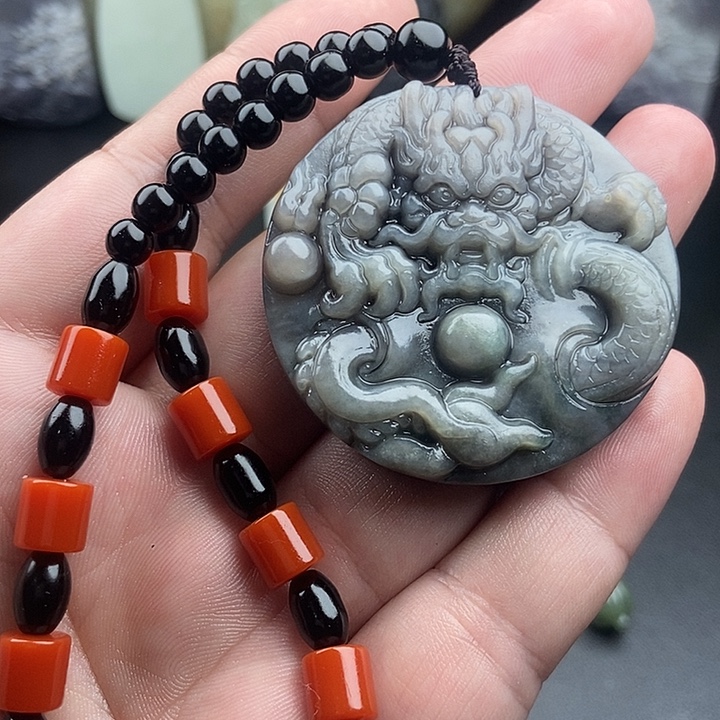 朝***生和田玉（糖玉）未镶嵌颈饰