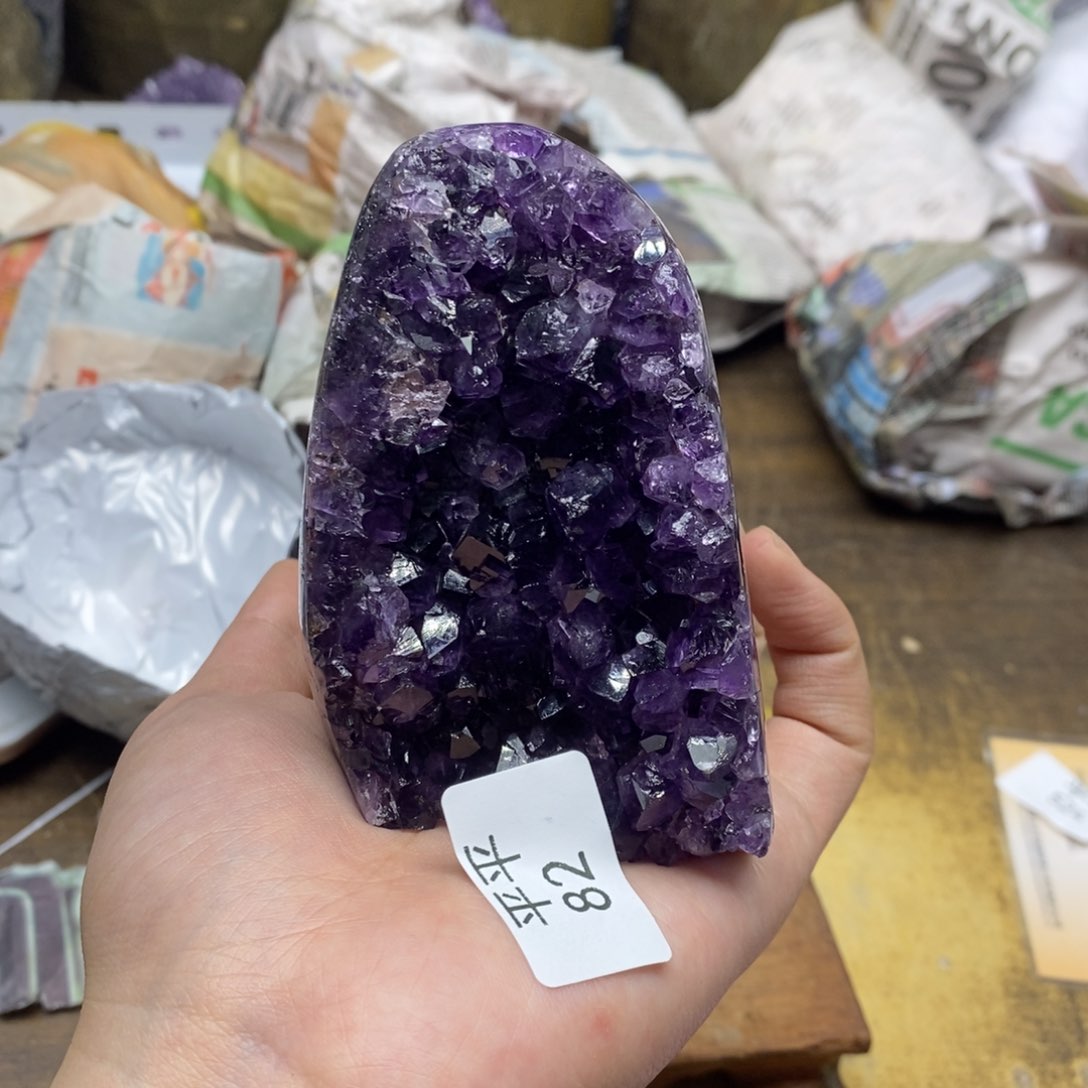 紫晶乌拉圭未镶嵌