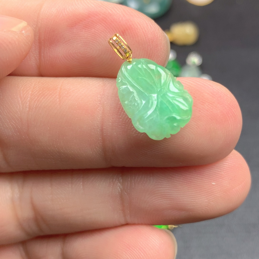 【闪购商品】颈饰18K金镶嵌翡翠翡翠
