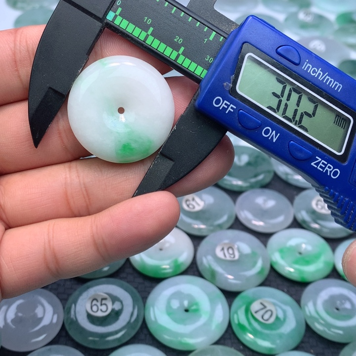 翡翠颈饰未镶嵌缅甸天然A货翡翠