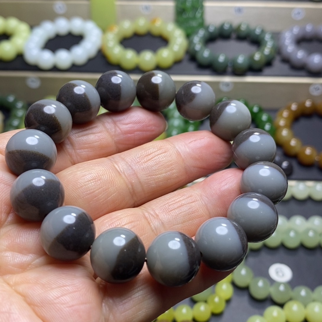 和田玉手串未镶嵌