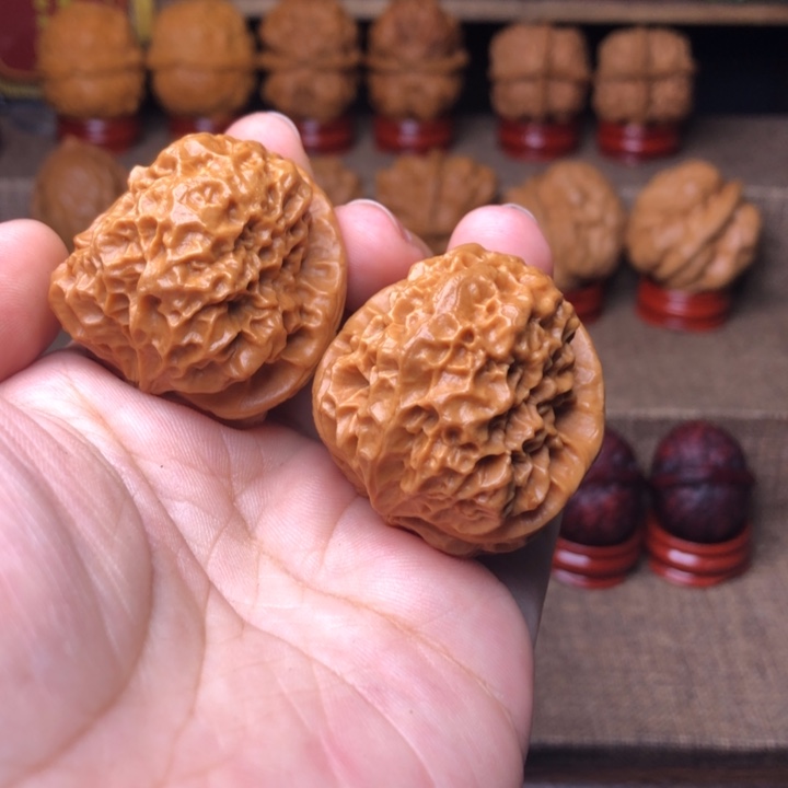 文玩核桃把件15碧波金蟾37+