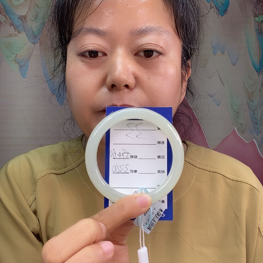 和田玉手镯未镶嵌青**台