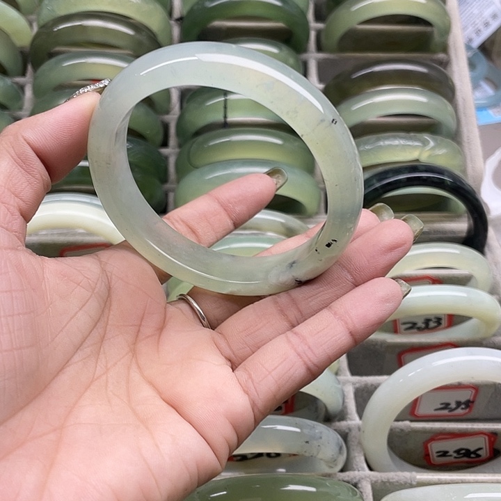 蛇纹石玉未镶嵌手镯234