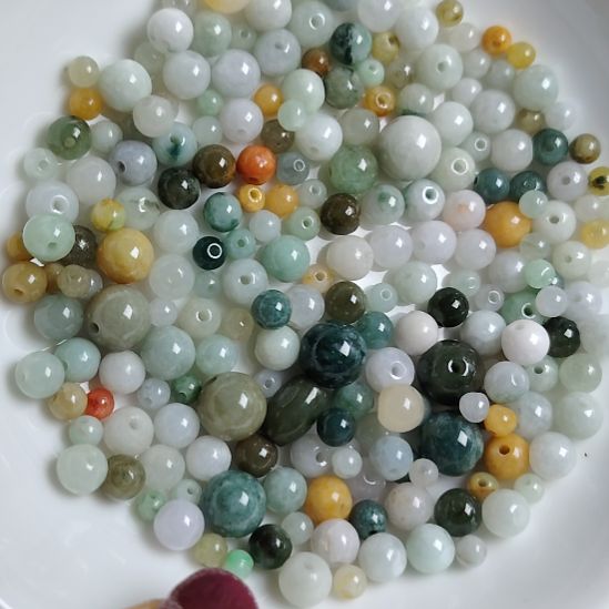 翡翠未镶嵌颈饰珠子一碗