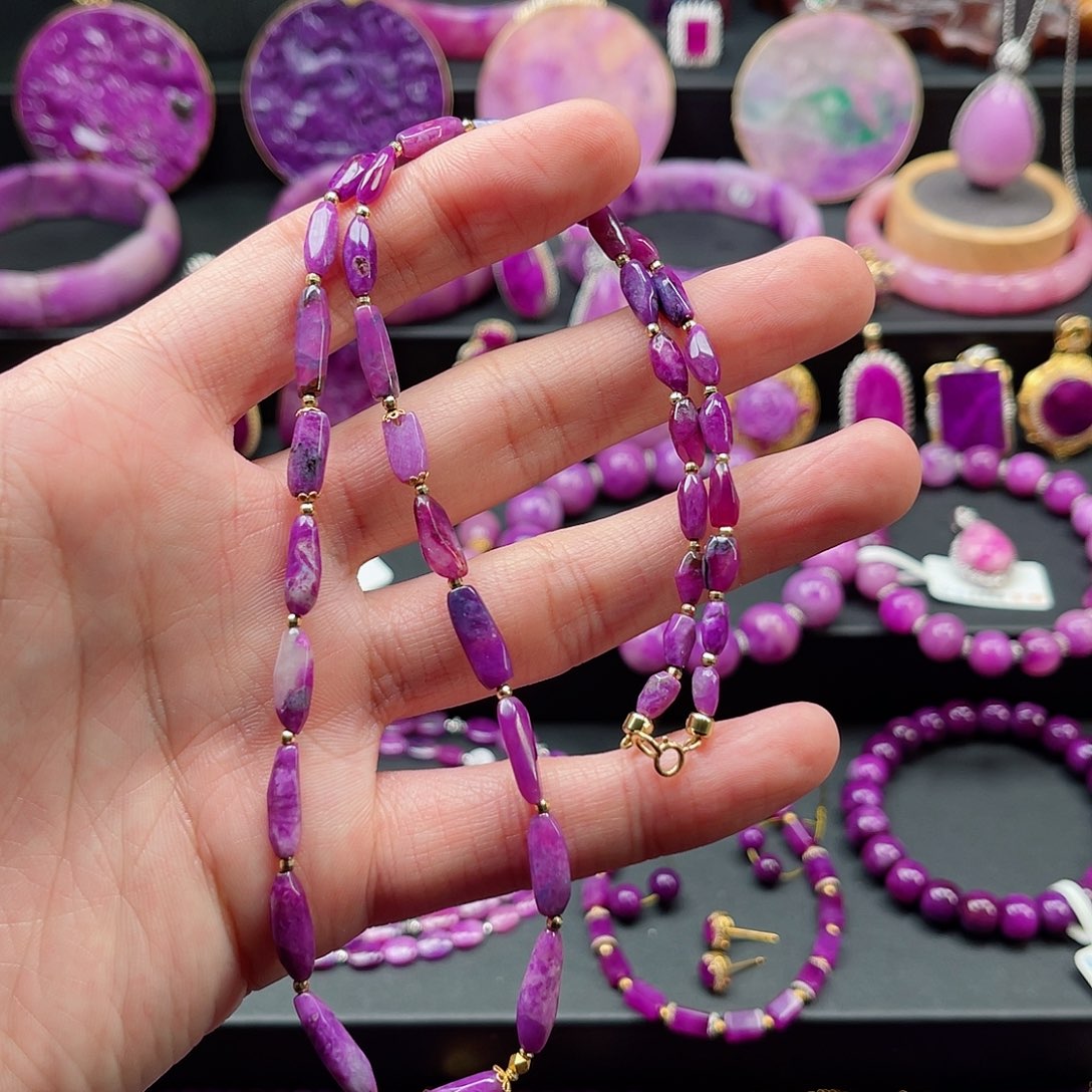 苏纪石（舒俱来）项链18K金镶嵌