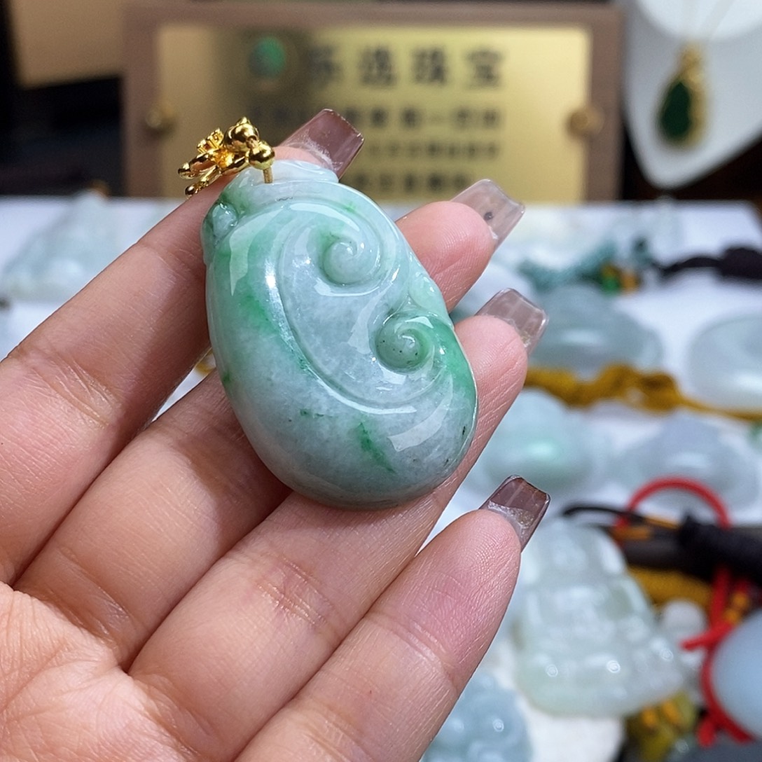 翡翠未镶嵌颈饰7504