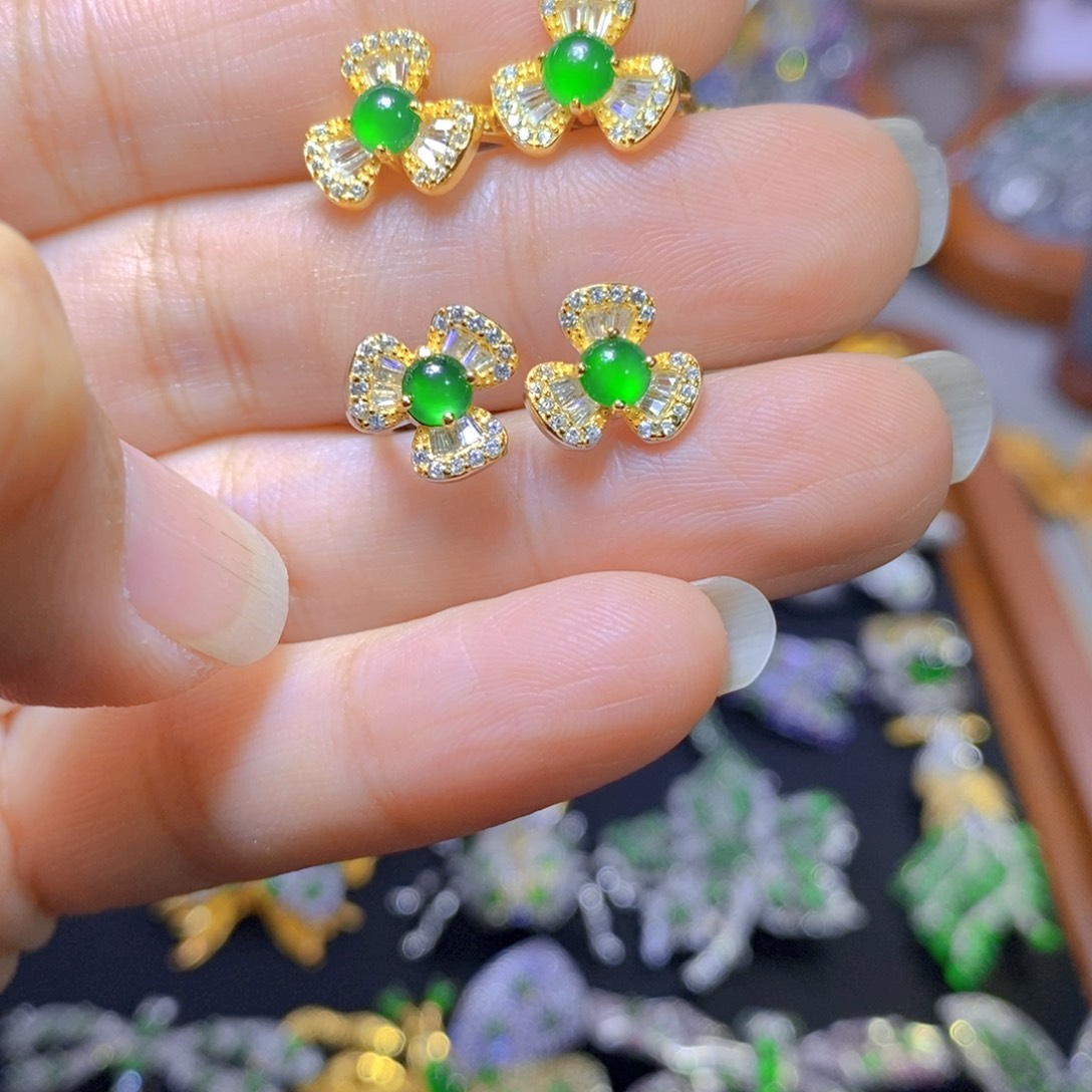 翡翠颈饰银S925镶嵌天然翡翠