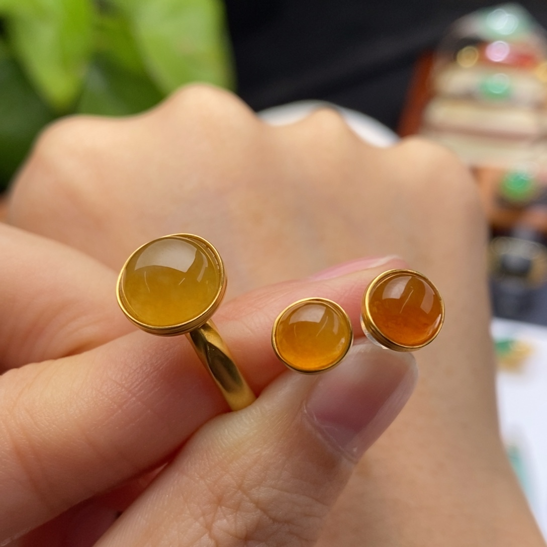 定制翡翠18K金镶嵌耳钉