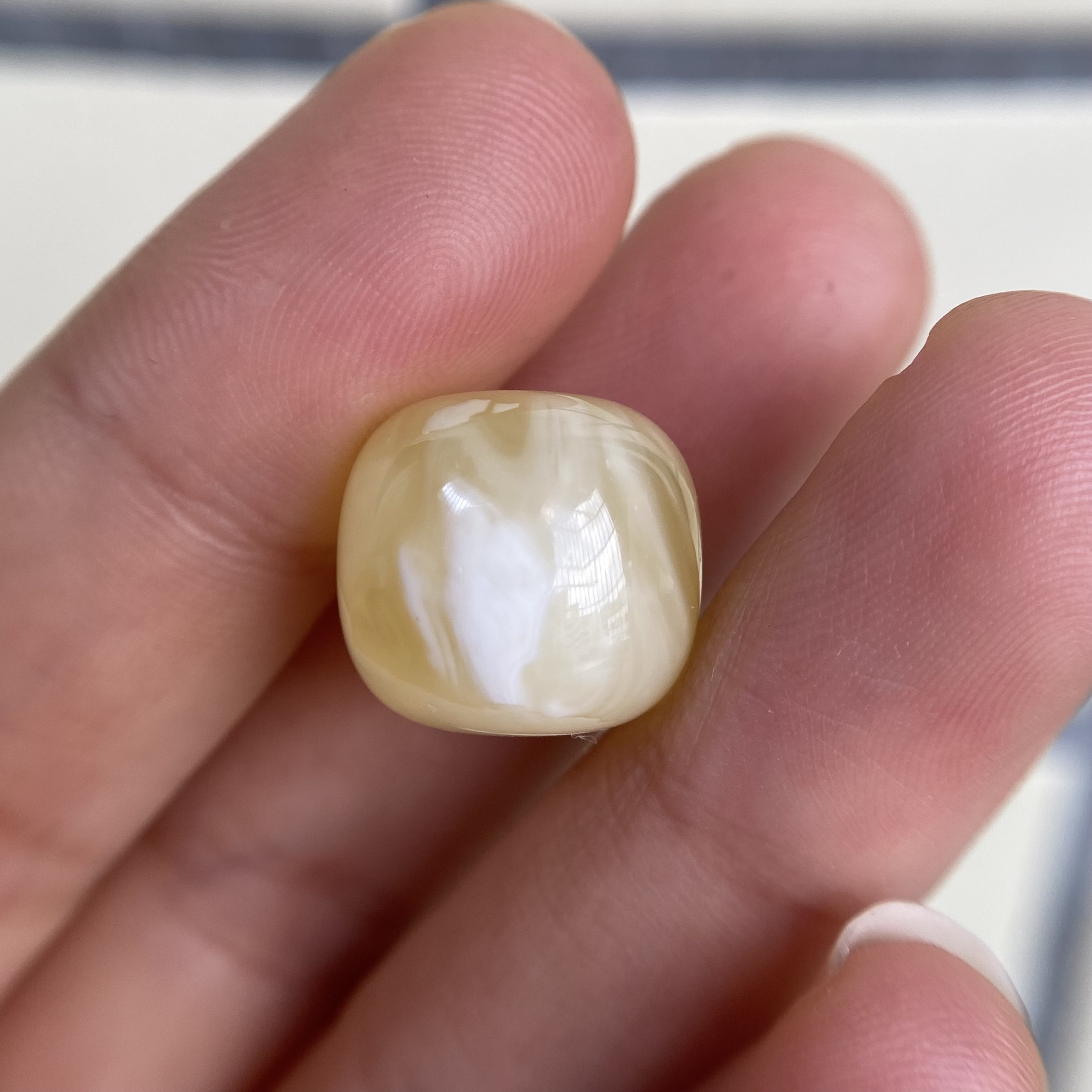 蜜蜡飘花老型配饰14.8×13.8mm，飘花无优化保天然
