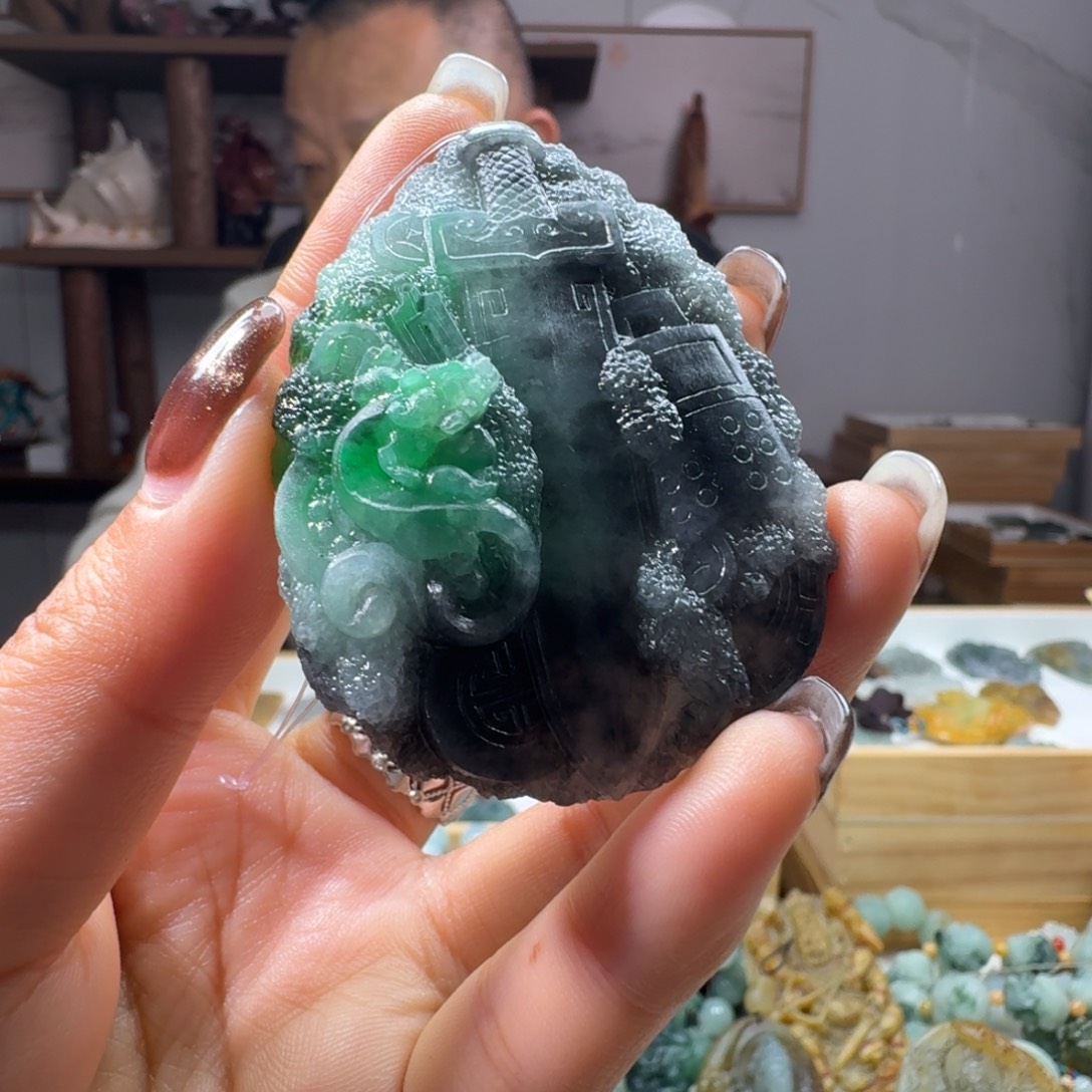 定制翡翠未镶嵌八破