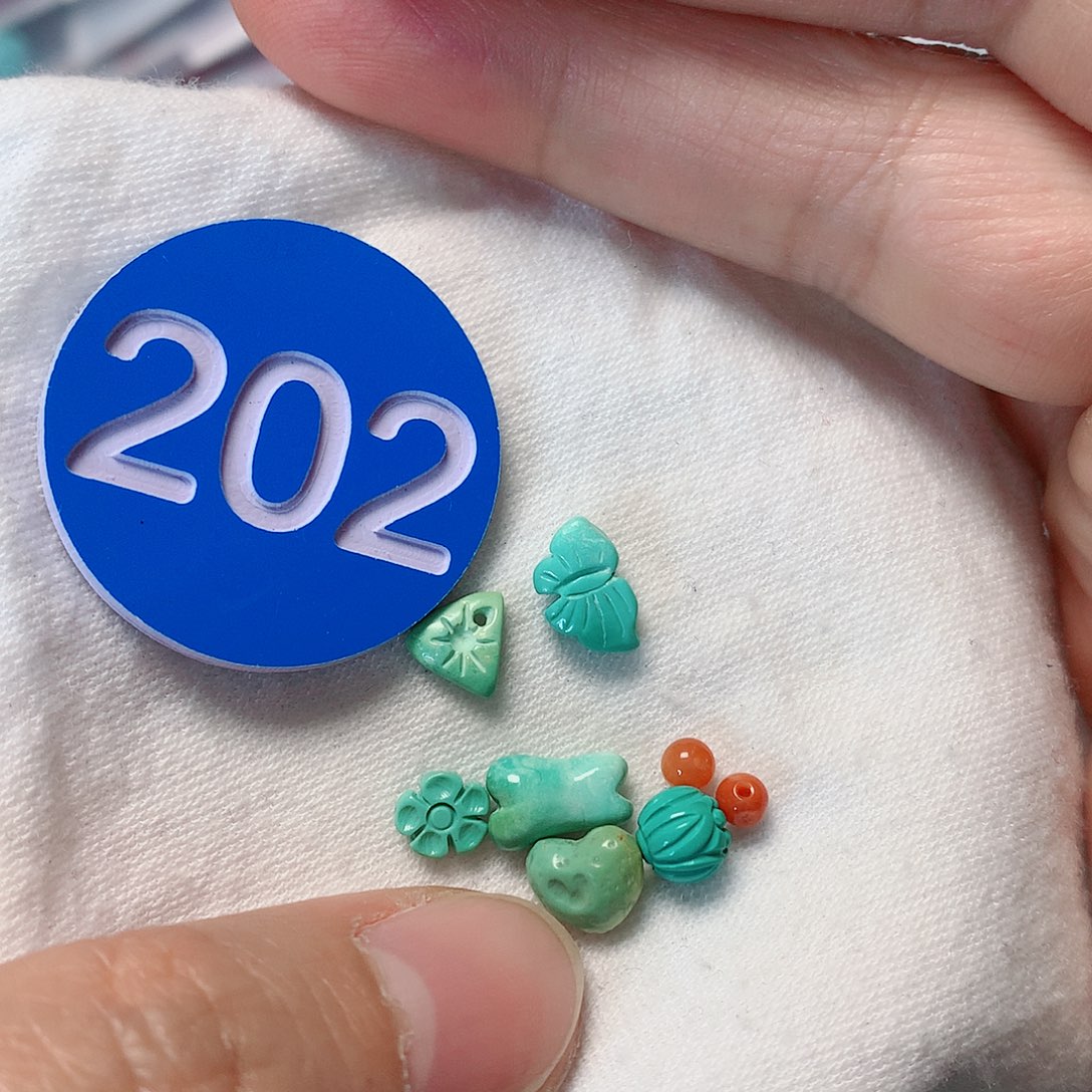 南红玛瑙未镶嵌珠宝奇石