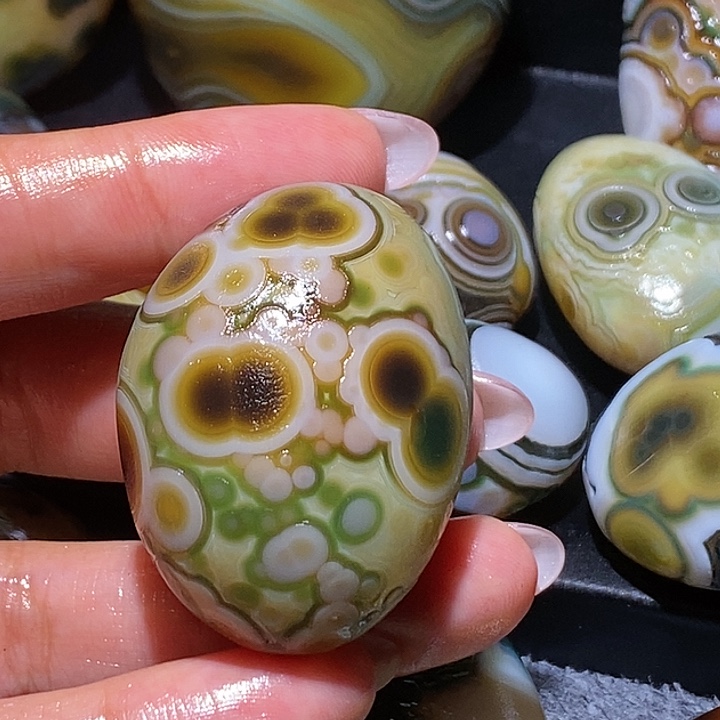 玛瑙/玉髓未镶嵌珠宝奇石97