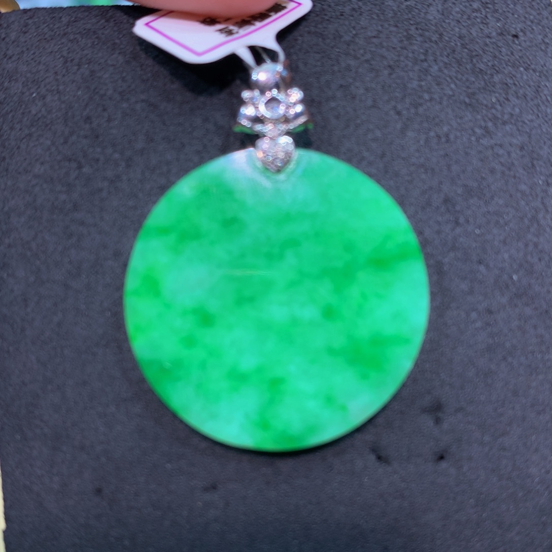 翡翠18K金镶嵌颈饰翡翠