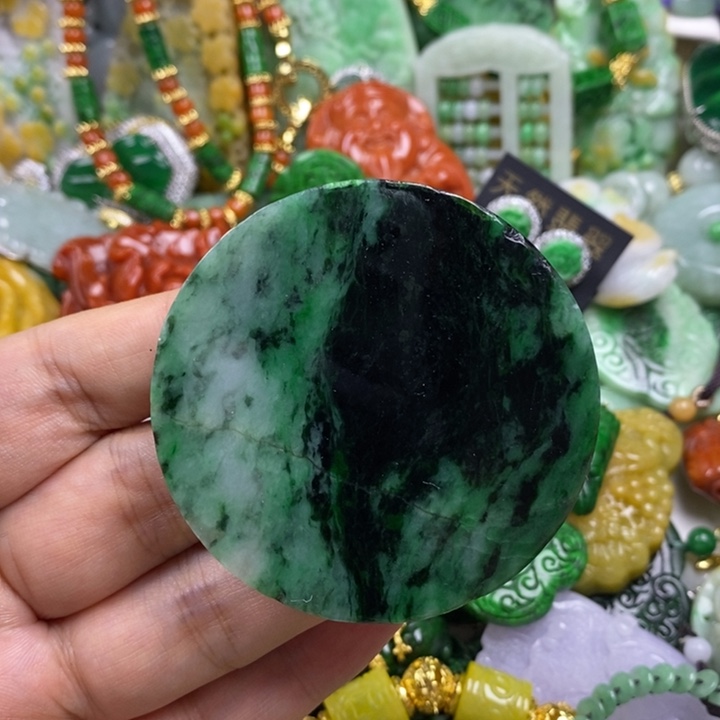 用***9翡翠未镶嵌吊坠(赠链)