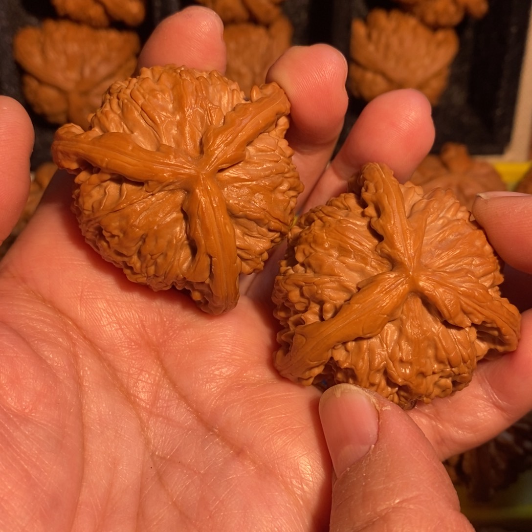 丶****文玩核桃吊坠白狮子