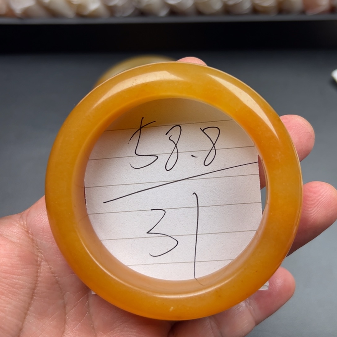 石英质玉（黄龙玉）手镯未镶嵌31