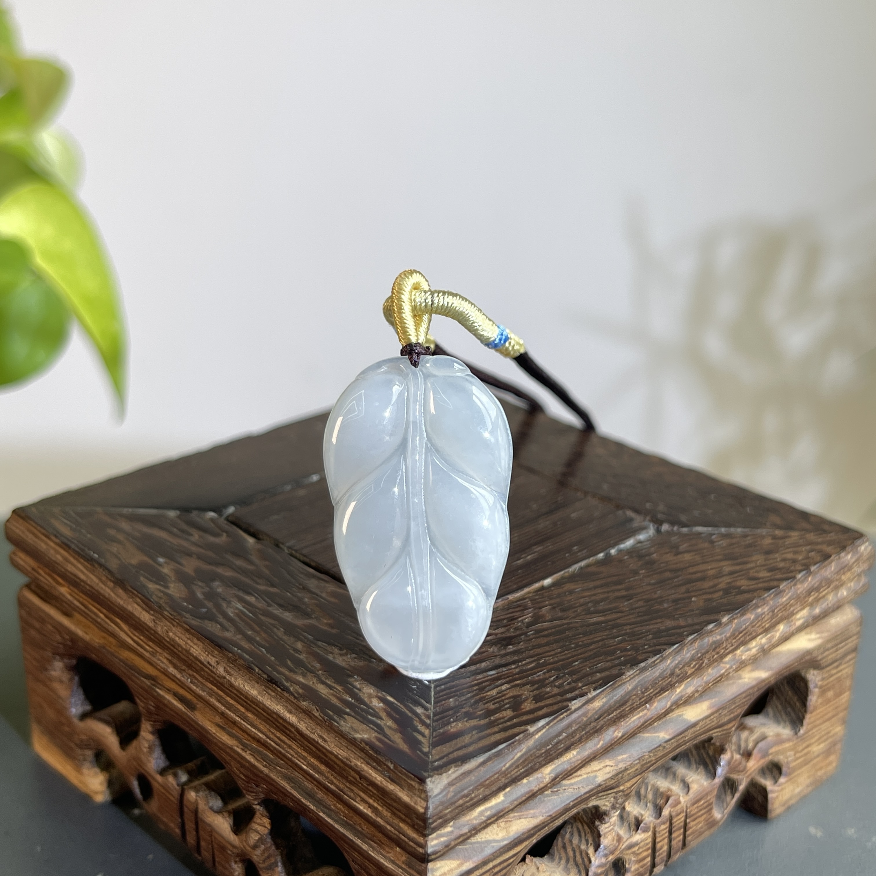 JGB25-011  天然缅甸A货翡翠  金枝玉叶