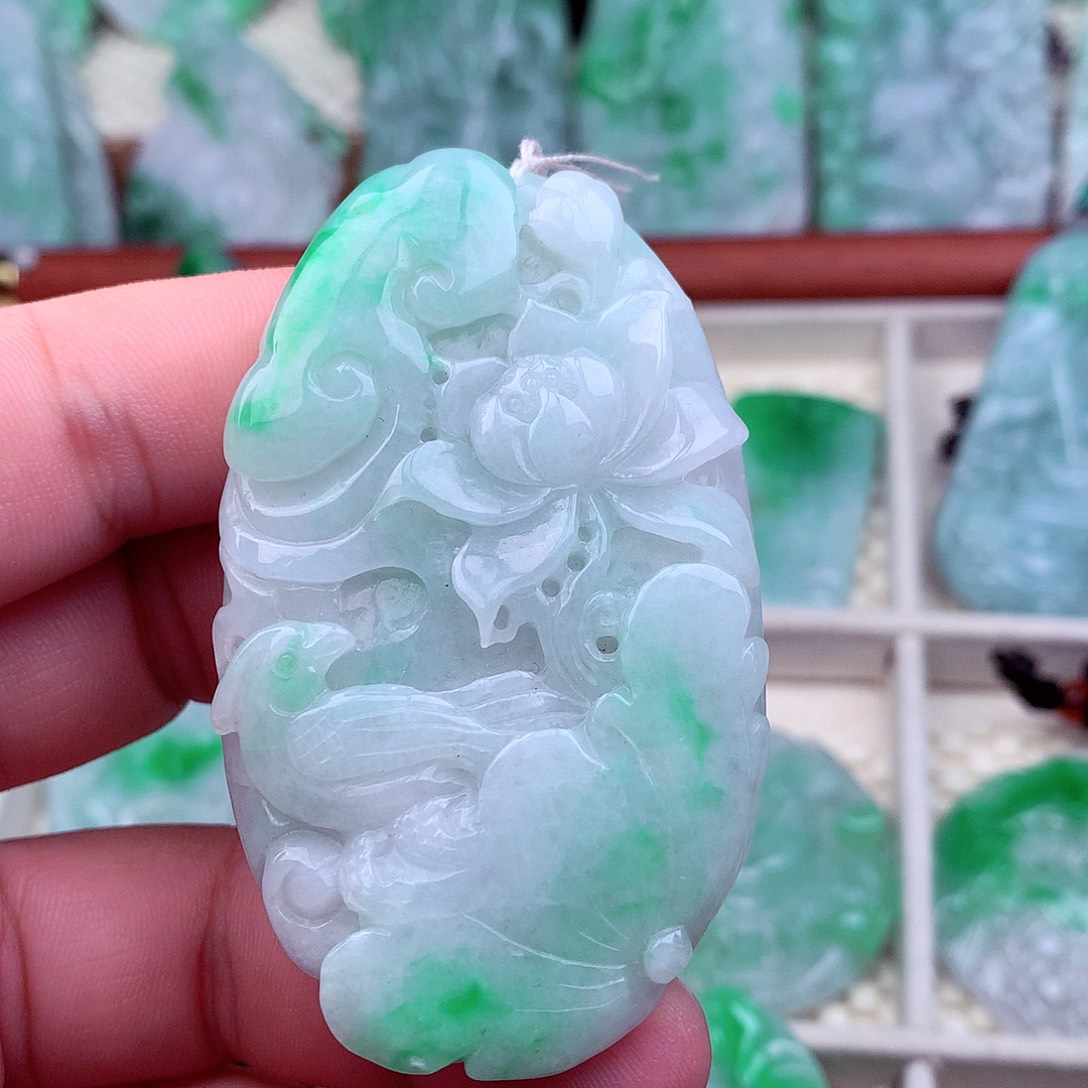 翡翠未镶嵌吊坠(不含链)