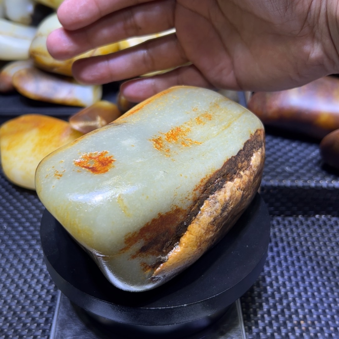 和田玉（子料）未镶嵌颈饰1406克