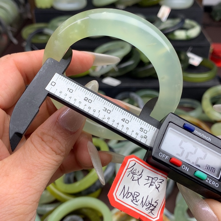 蛇纹石玉手镯未镶嵌632