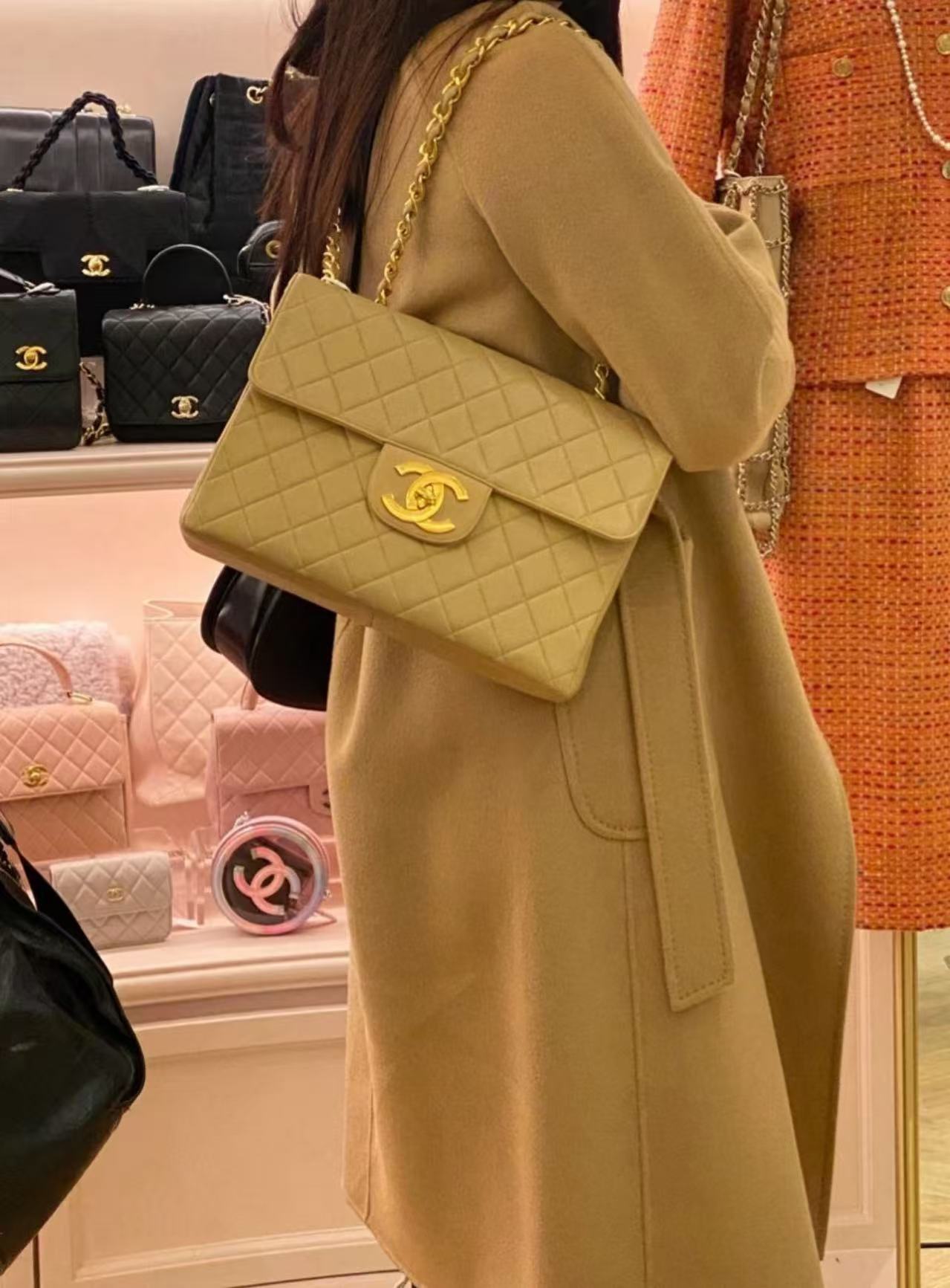 95新 Chanel/香奈儿 奶茶色金扣CF贝嫂斜挎包 2开带卡 底长34
