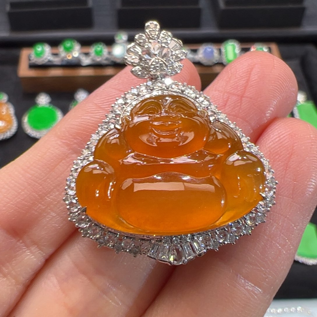 翡翠18K金镶嵌颈饰翡翠