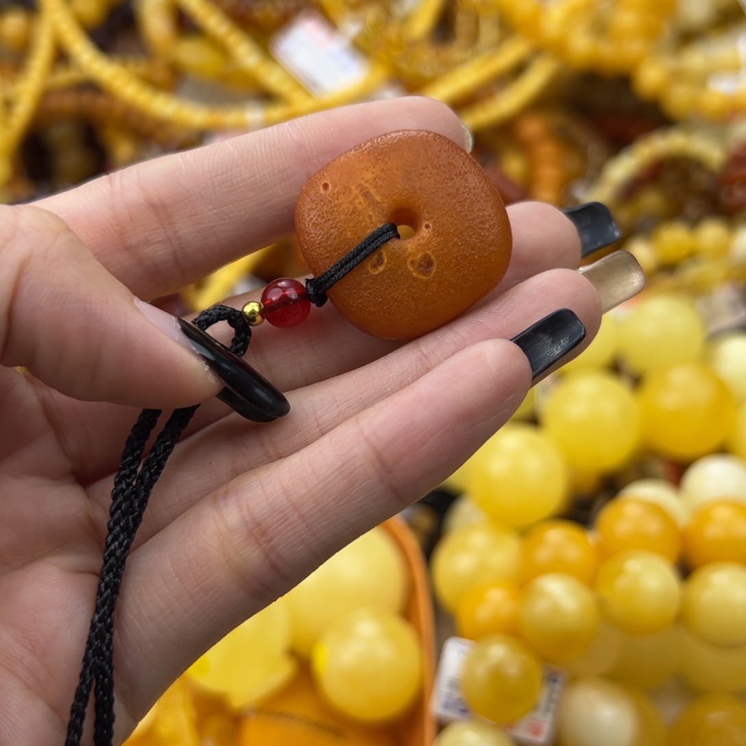 琥珀珠宝奇石未镶嵌