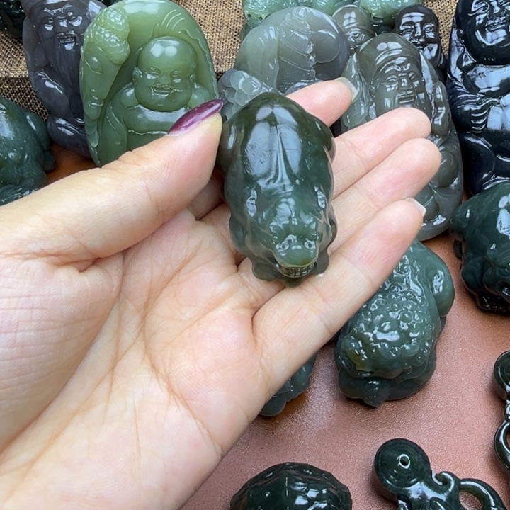 和田玉未镶嵌挂件