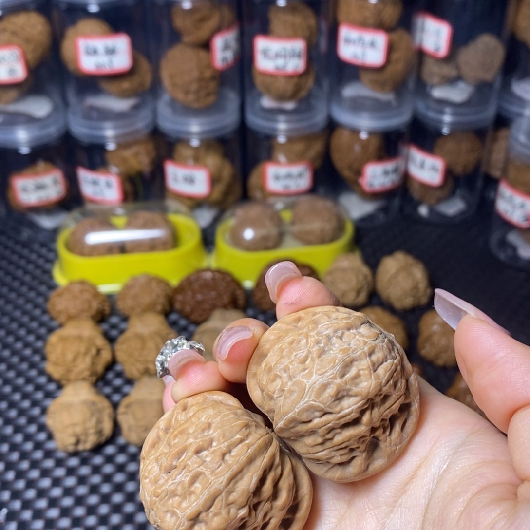 文玩核桃吊坠铁锤42