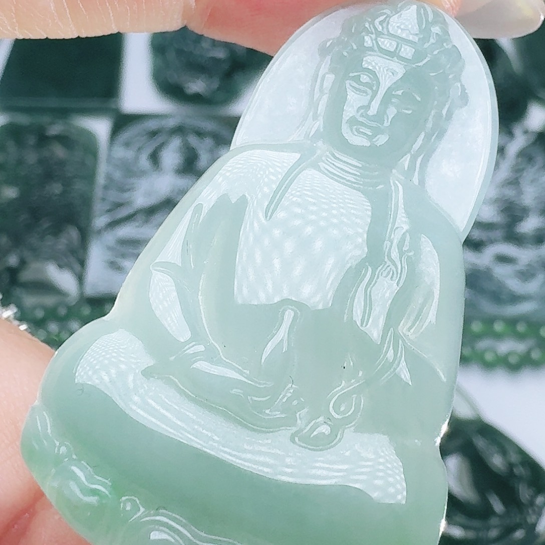 翡翠未镶嵌颈饰天然的A货翡翠多样性发其一 