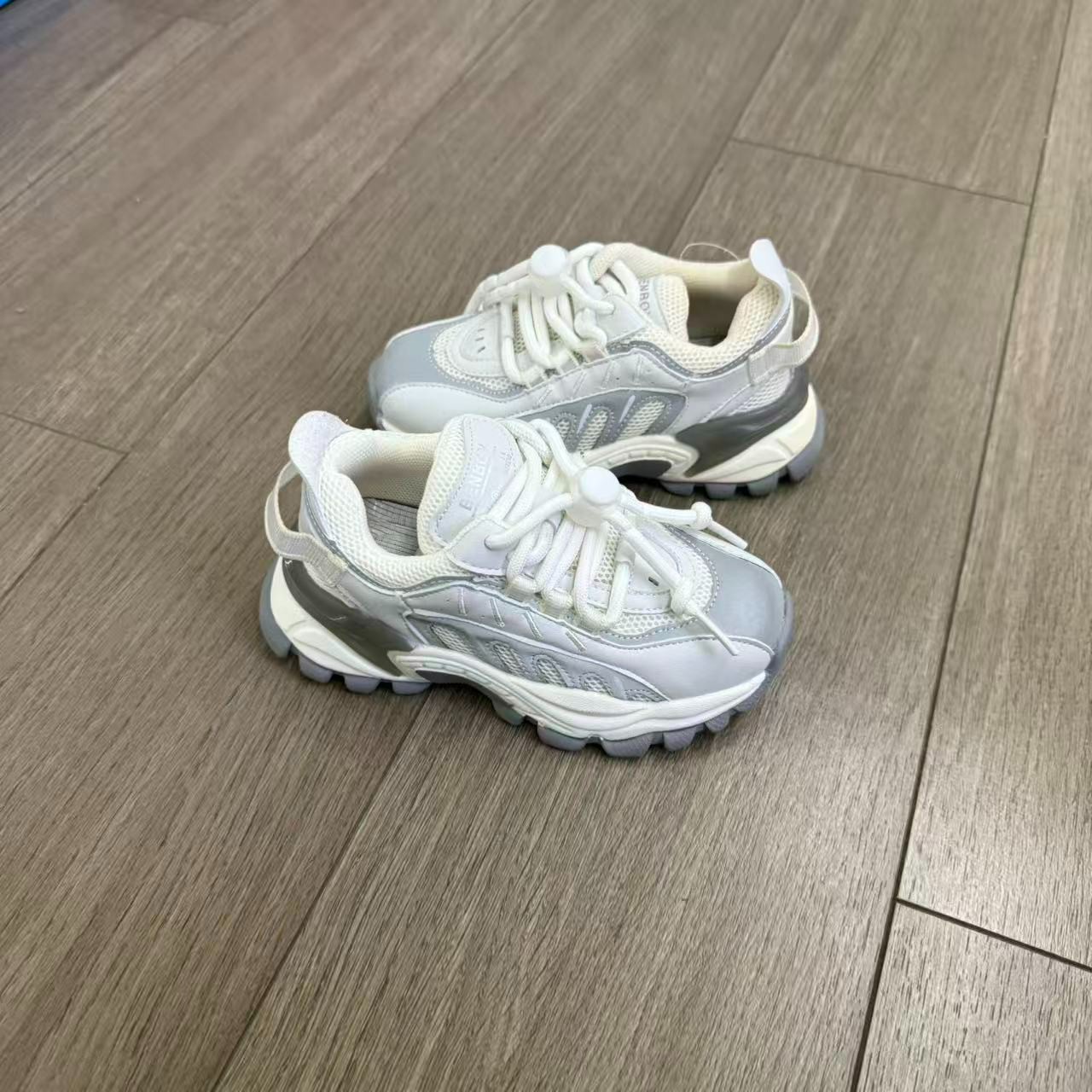 1050透气运动潮流男童女童嘻哈风运动鞋休闲鞋跑鞋潮鞋