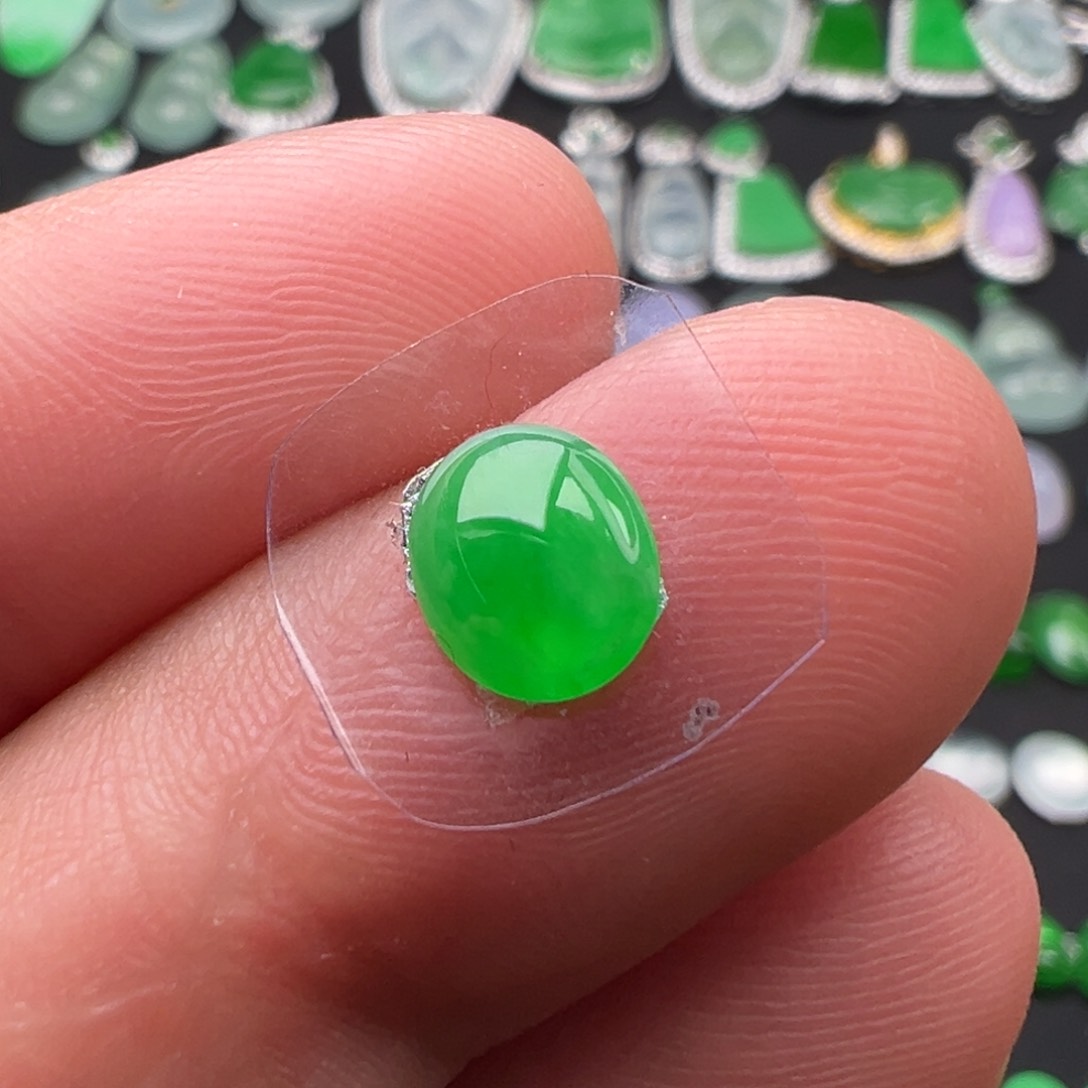 翡翠颈饰未镶嵌蛋面7.2