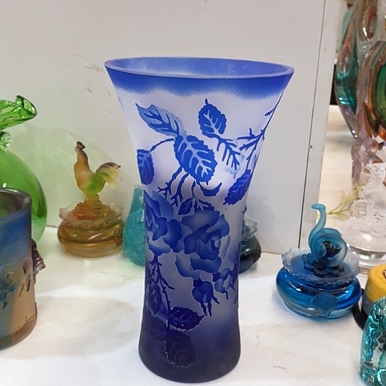 琉璃花瓶高23厘米口径11厘米