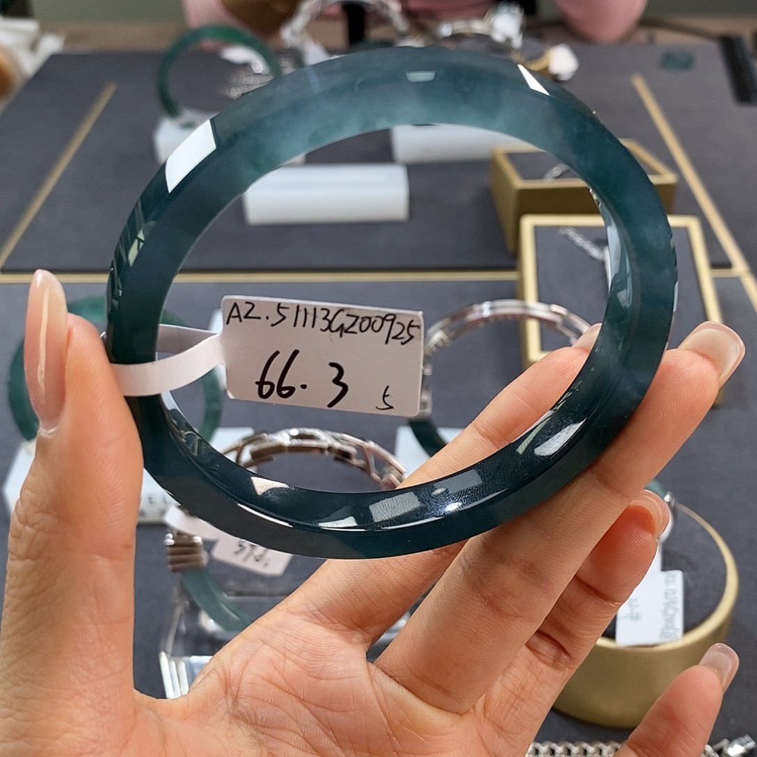 翡翠未镶嵌手镯66.35
