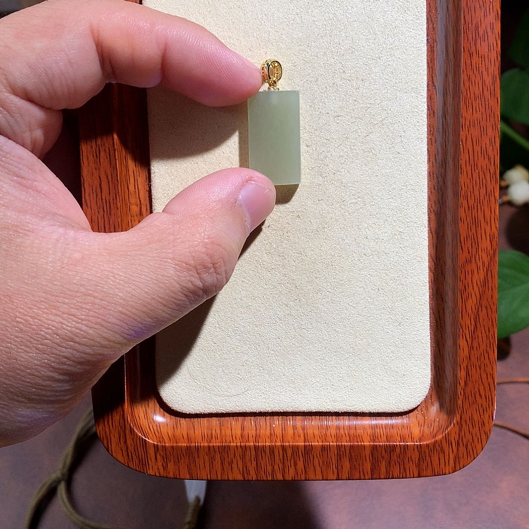 和田玉未镶嵌车挂和田玉 109