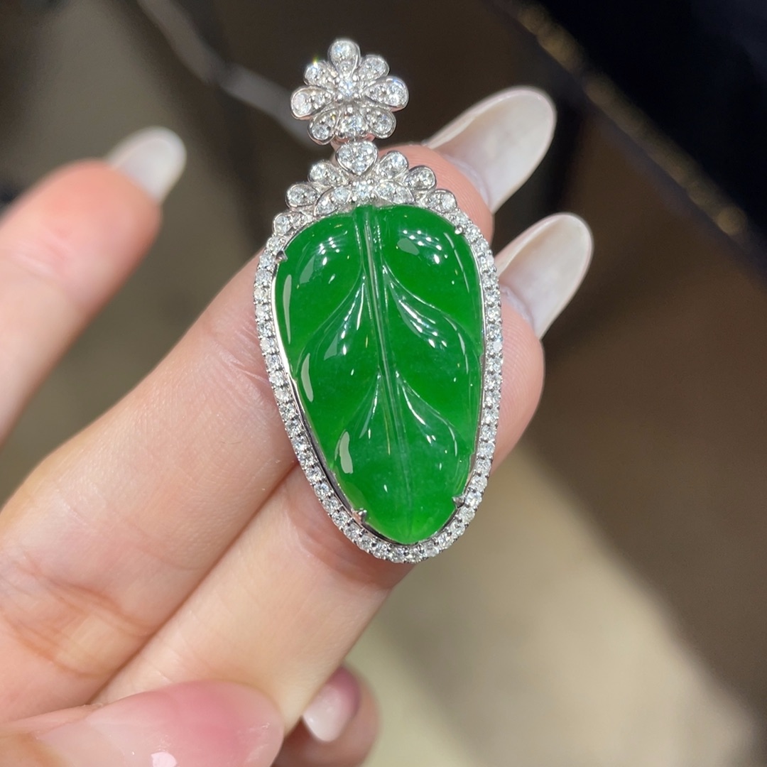 翡翠颈饰18K金镶嵌天然缅甸翡翠a货